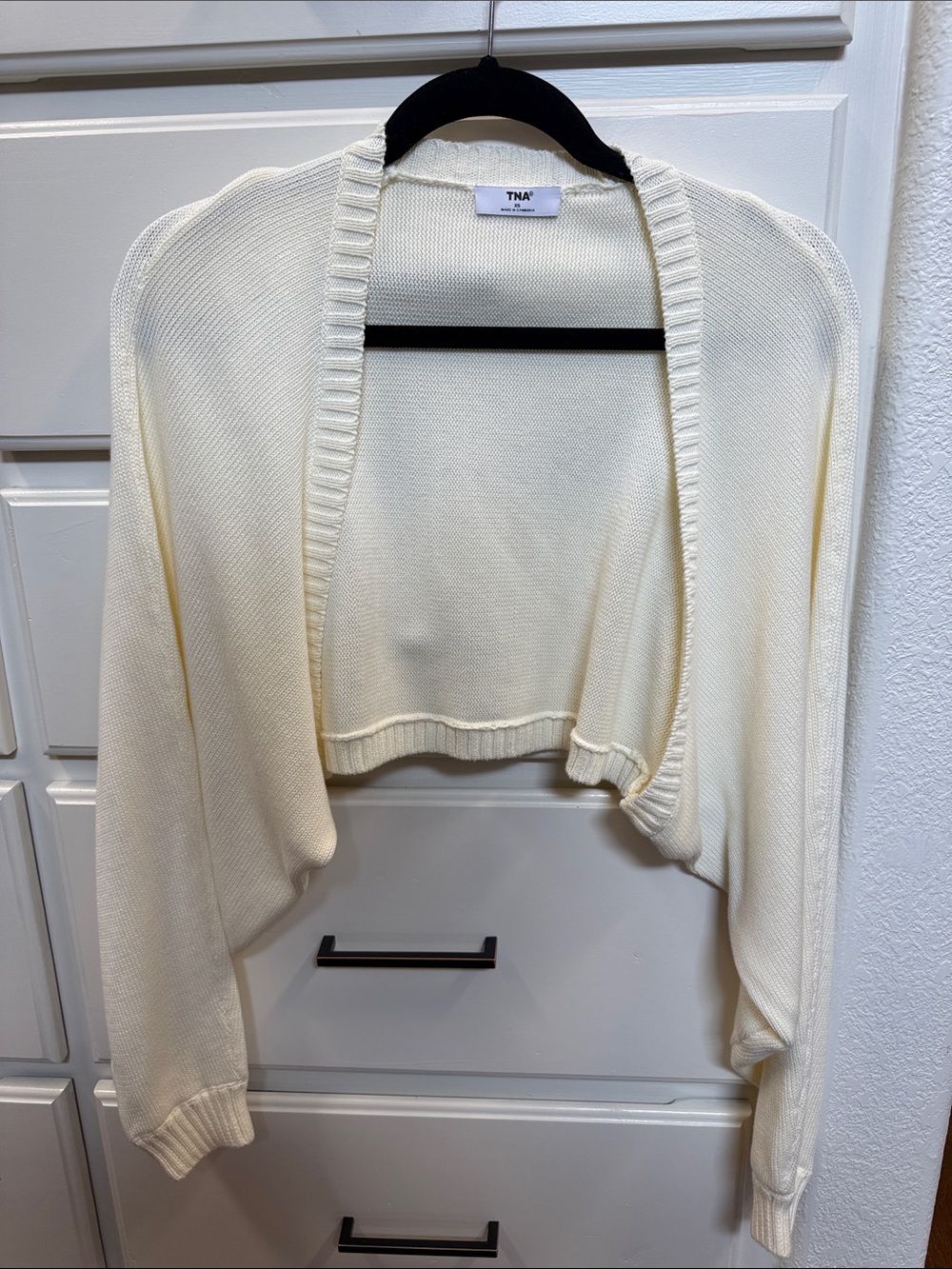 Aritzia - TNA Cream Cropped Open-Front Sweater